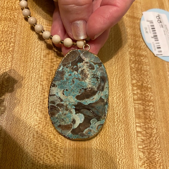 Stunning Agate Statement Necklace by Betsy Pittard - Picture 9 of 10